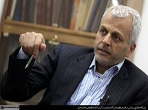 دانش‌جعفری: درآمد 700 میلیارد دلاری دولت قبل از محل فروش نفت واقعیت ندارد/ هیچ پولی گم نشده است