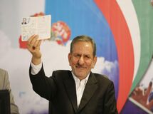 ناتمامی آمارهای غلط معاون اول روحانی/ دروغ جهانگیری در مورد دو برابر شدن حقوق فرهنگیان!