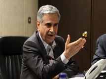 جهانگیری خودش هم فهمید دلار 4200 تومانی اشتباه بود