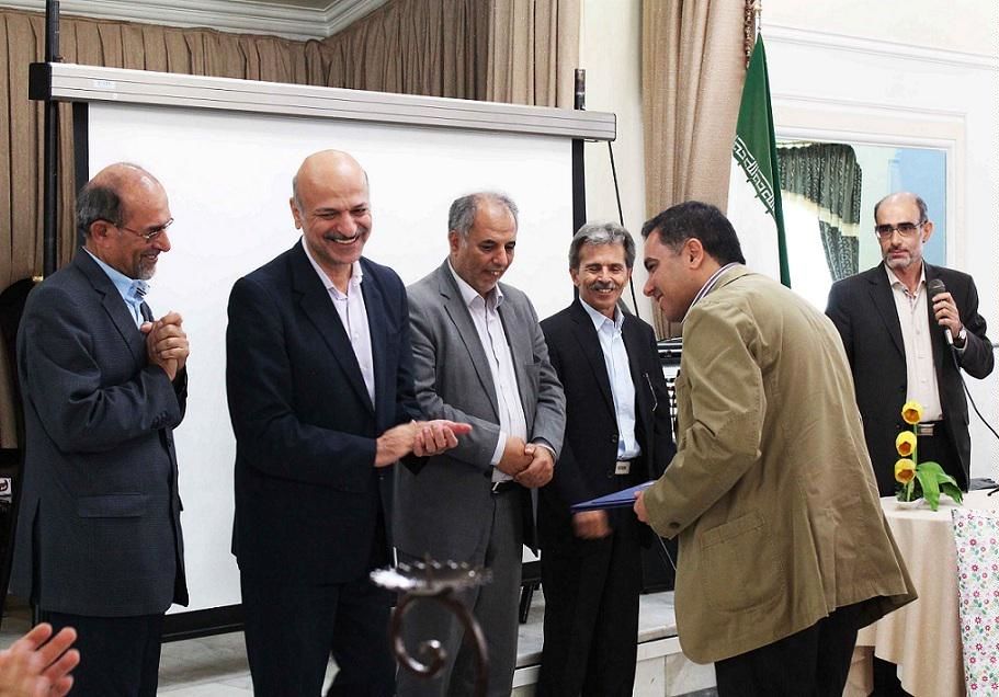 جلسات هیات مدیره شرکت آزمایشگاه فنی و مکانیک خاک تعطیل شد/ 2500 کارمند نظاره‌گر بی‌انضباطی در هیات مدیره یک شرکت صد در صد دولتی