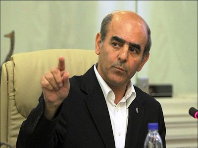 هند و چین نصف نفت ما را می‌خرند، معلوم نیست چرا سفیر نداریم!