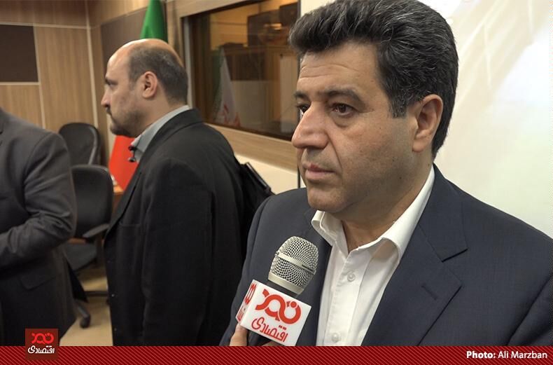 سیاستهای اقتصادی دولت ناامن است و به نقدینگی دامن می‌زند/ نوسان دستکاری‌شده نرخ سود در بازارهای سکه، دلار و طلا از عوامل رشد نقدینگی است