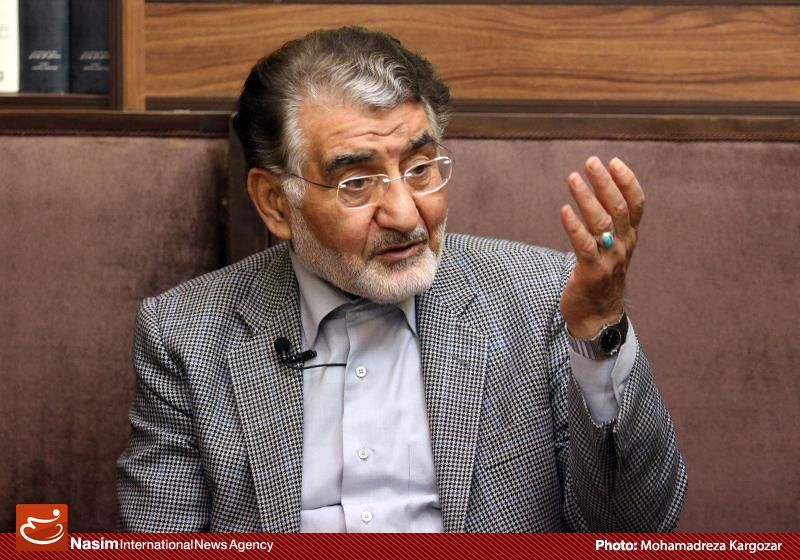 با دلار 5700 تومانی در بودجه قدرت خرید مردم کاهش پیدا میکند/ دولت بودجه 98 را طوری تنظیم کند که مردم فقیرتر نشوند