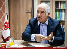 تغییر نرخ سود سپرده‌های کوتاه مدت از روز شمار به ماه شمار بهانه‌ای است برای اینکه بانک مرکزی بتواند بازارهای مختلف از جمله ارز، سکه و بورس را آرام کند