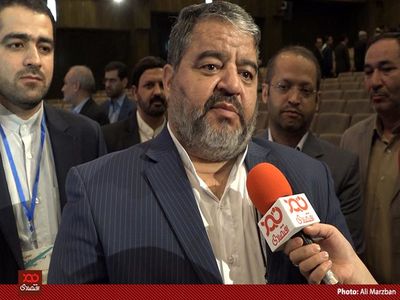اگر با 7 کشوری که بیشترین تبادلات اقتصادی را داریم، تفاهمنامه غیر دلاری امضا کنیم، بیش از 70 درصد از نیازمندیهای ارزی‌مان تامین می‌شود/ بانک مرکزی اقدام نمی‌کند و بی‌توجه است!