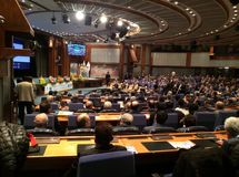 چرا گزارش انتخاب ۵۰۰ شرکت برتر ایران فاقد اعتبار است؟/ بانک ملی و ایران خودرو اطلاعاتشان را ندادند!