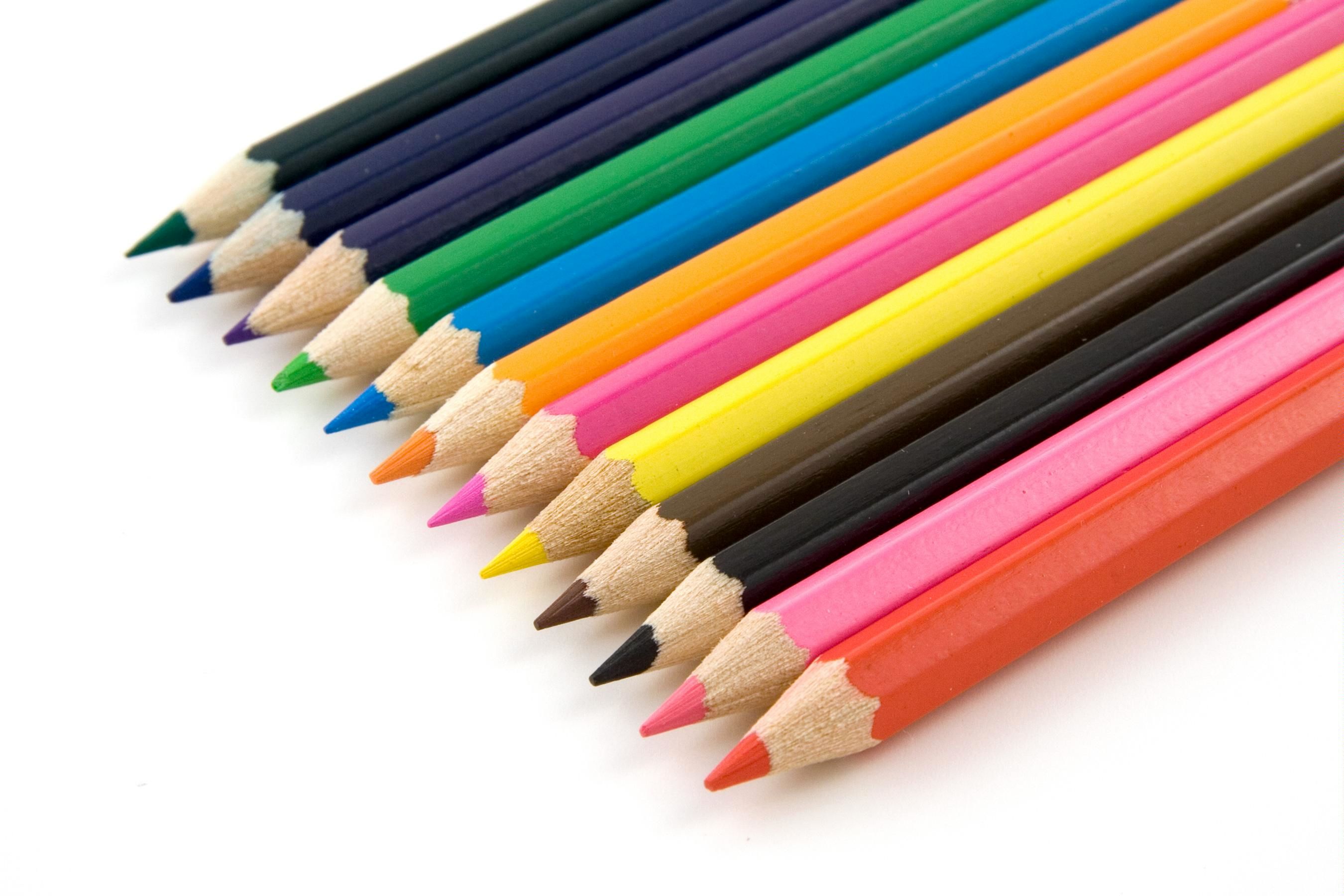 واردات ۲۷۰۰ تن مداد٬ مدادتراش و پاک‌کن در ۳۳۰ روز نخست سال ۱۳۹۷ با دلار ۴۲۰۰ تومانی