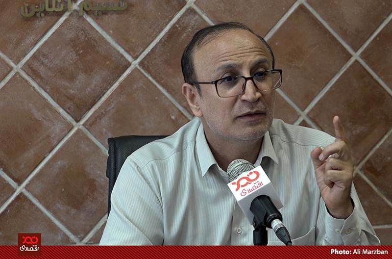 بازگشت کوپن تا حدی مشکلات اقتصادی را کاهش می‌دهد/ باید یک نرخ آزاد و یک نرخ کوپنی برای کالاهای اساسی داشته باشیم