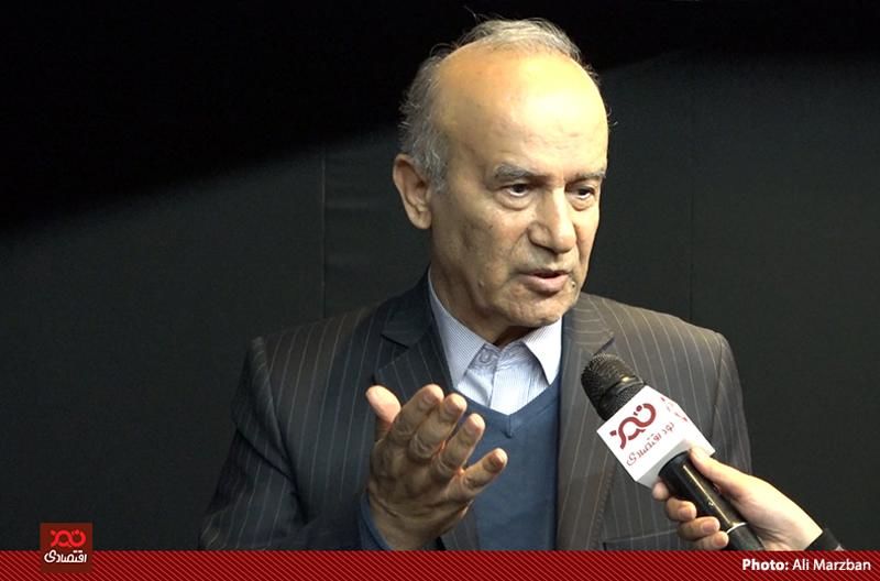 دولت در دو سال باقی مانده با برداشتن موانع کسب و کار انگیزه را به بخش خصوصی برگرداند/ بدنه وزارتخانهها عزم چندانی برای کار کردن ندارند