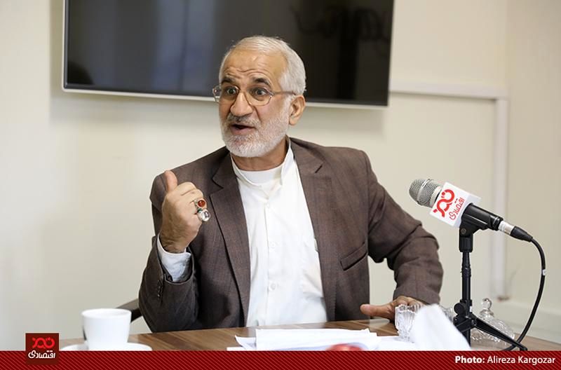 سخنان روحانی درباره افزایش اختیاراتش فرافکنی است!