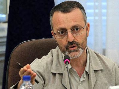 زریبافان: ساخت ۴۰۰ هزار مسکن عقبگرد است/ انتقاد از پنهانکاری دولت روحانی