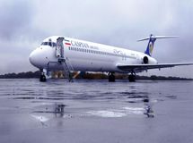 قیمت بلیط پرواز تهران-مشهد به بیش از ۴۰۰ هزار تومان رسید/ سازمان هواپیمایی از آذر ۹۷ به بعد نرخ‌نامه نداده است!