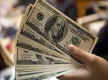 کاهش ۱۳۰۰ تومانی قیمت ارز  در ۲۶ روز اخیر / خریداران دلار ضرر کردند+ نمودار