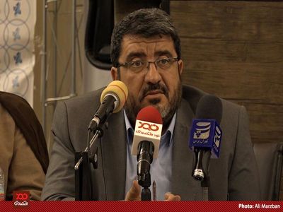 قبل از برجام با وجود تحریم‌ها، ۱ میلیون بشکه نفت می‌فروختیم، اما الان ۴ سال بعد از گذشت برجام،‌ فروش رسمی نفتمان به صفر رسیده است