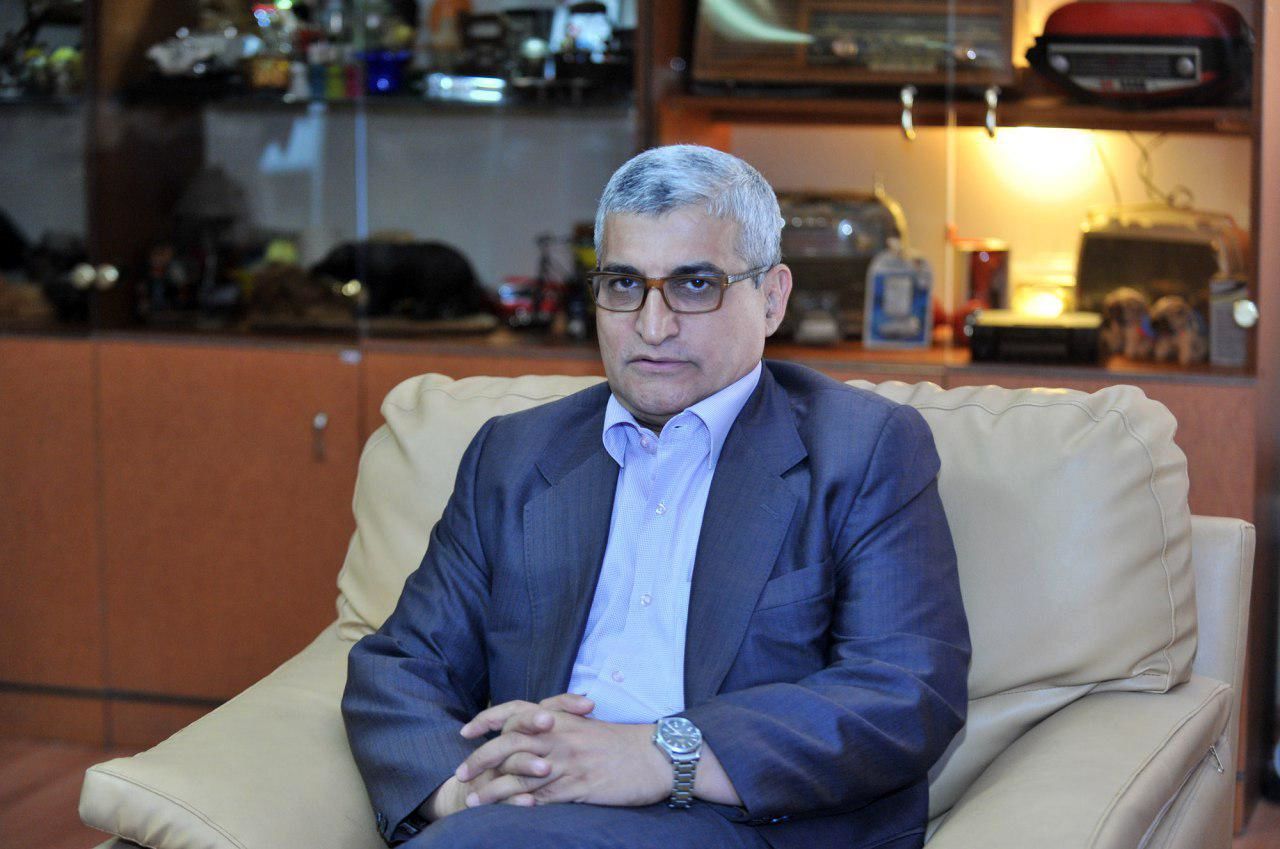 مسئولان فکر میکنند تولید برق از طریق انرژی خورشیدی رایگان است/ هر کیلووات ساعت برق تولیدی از انرژی خورشیدی سه هزار تومان خواهد شد