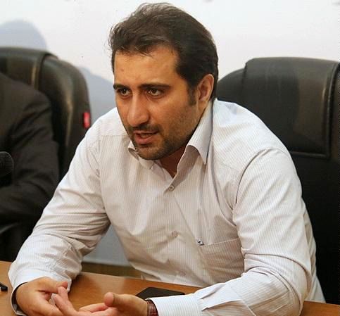 حضور عباس علی آبادی نمی‌تواند به صنعت خودروسازی کمک کند/ صنعت خودرو در ایران سیاست زده است و نمایندگان مجلس و گروه‌های سیاسی در آن اعمال نفوذ می‌کنند!