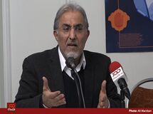 اینکه استعفا دادند و بیرون رفتند حرف بی‌ربطی است، نیروهایشان در مراکر اقتصادی کشور مشغول به فعالیتند/ تحریم بهانه‌‌ای برای چپاولگران است