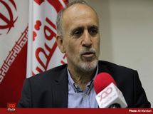 هیچ کارشناسی را در بانک مرکزی پیدا نمی‌کنید که روی یک نرخ ثابت برای ارز یعنی مثلا دلار ۴۲۰۰ تومانی تاکید کند/ شبی که دلار ۴۲۰۰ تومانی اعلام شد به معاون روحانی پیامک زدم و هشدار دادم