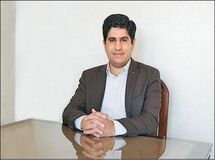 هر مرکزی که آمار مثبت اعلام کند، دولتمردان به آمار آن استناد می‌کنند/ مرکز آمار و بانک مرکزی برایشان فرقی ندارد!