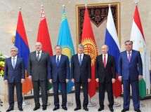 تجارت ایران با اتحادیه اقتصادی اوراسیا چه سودی برای ایران خواهد داشت؟/  تعامل اقتصادی ایران با چین مهمتر است یا با ۵ کشور اوراسیا؟!