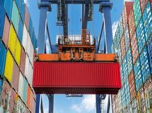 تراز تجاری در هفت ماه اول امسال منفی شد