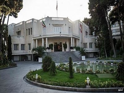 حقوق کارکنان نهاد ریاست جمهوری در چارچوب قانون خدمات کشوری پرداخت می‌شود