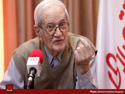 گفت‌وگو با دکتر ابراهیم رزاقی استاد اقتصاد بازنشسته دانشگاه تهران