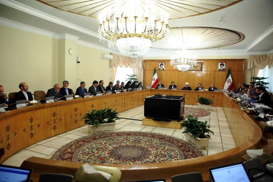 آیا دولت در حال اجرای سیاست‌های صندوق بین المللی پول در اقتصاد کشور است؟