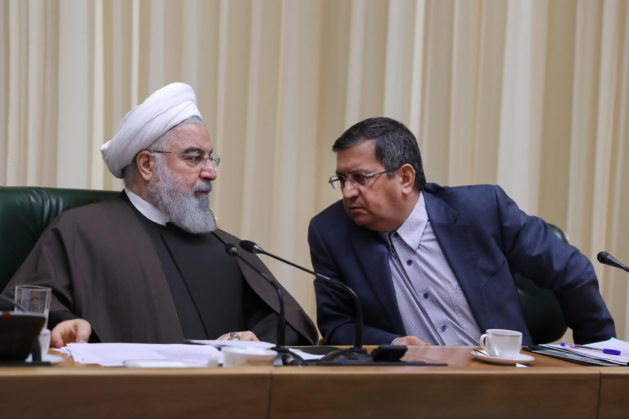 همتی دلار ۱۱هزارتومانی در بودجه ۹۹ را تکذیب کرد