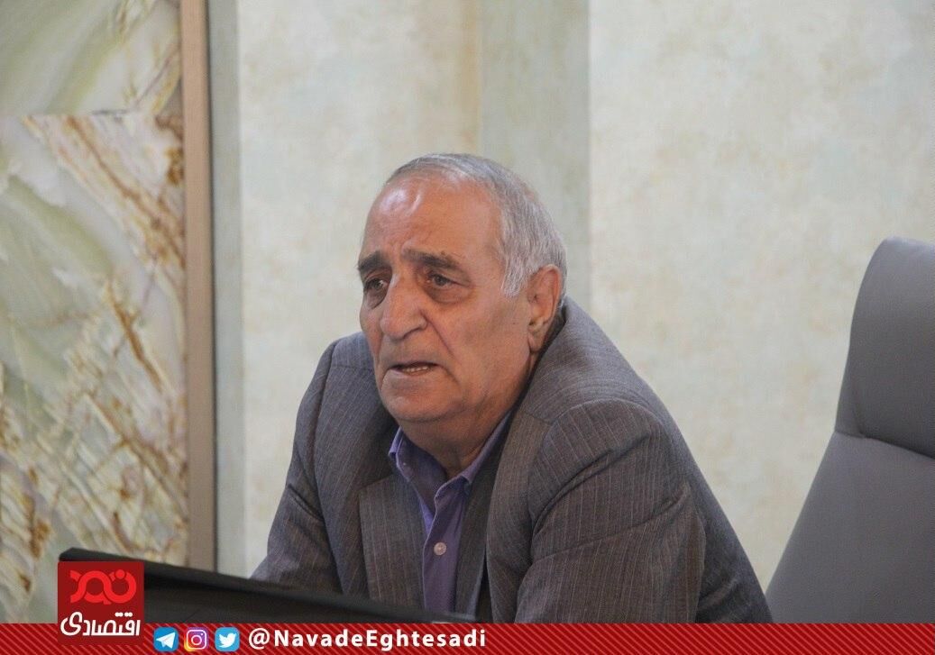الان وقت خرید سهم است نه فروش سهم/ دلالان در حال خرید هستند و مردم عادی در حال فروش سهام!
