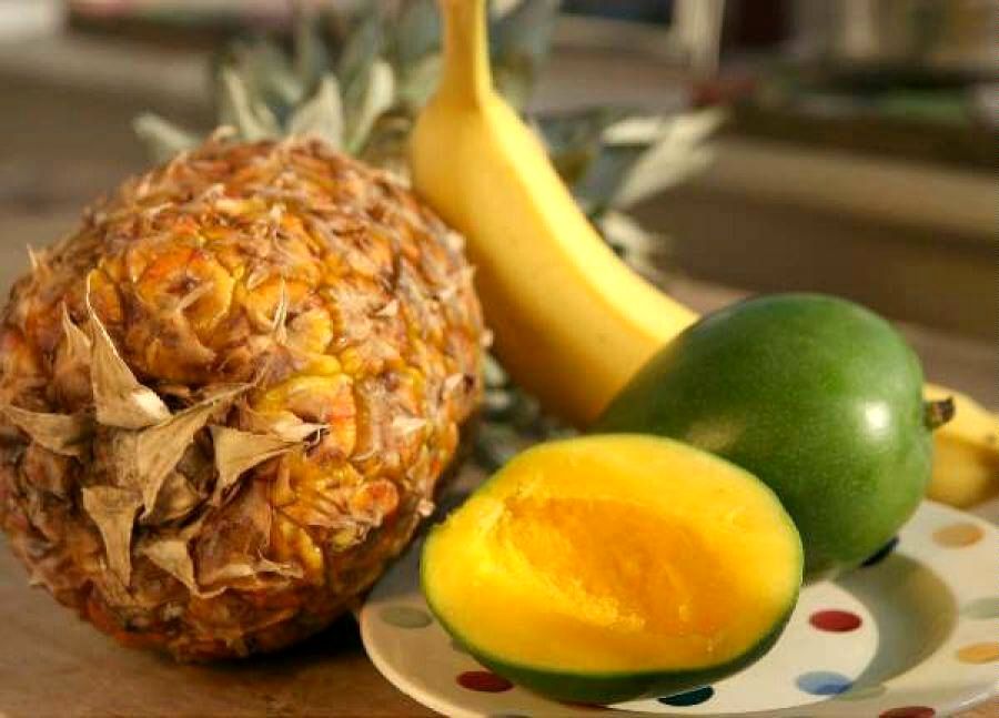 مجوز واردات آناناس، انبه و موز در ازای صادرات سیب درختی