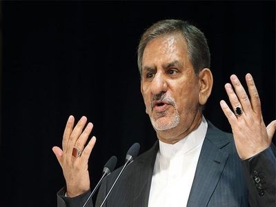 صادرات نفت به شدت کاهش یافته اما به دلیل گوش‌های نامحرم میزان آن را نمی‌گویم