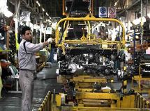 کاهش قیمت خودروها با واگذاری زیرمجموعهها