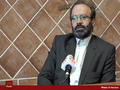 بزودی و در روزهای آینده شاهد ثبات در بازارهای بورس و دلار خواهیم بود