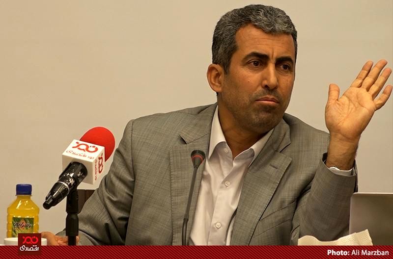 افت شاخص بورس مقطعی است/ بازار ارز تحت کنترل بانک مرکزی قرار دارد