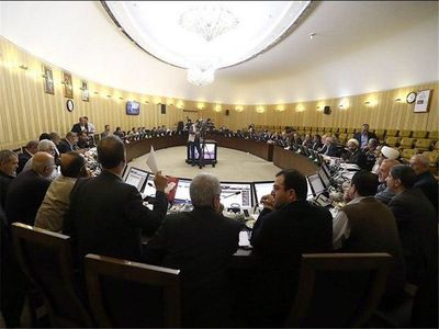 سقف پاداش مدیران شرکت‌های دولتی ۱۵ میلیون تومان تعیین شد