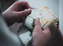 حداکثر حقوق در سال آینده ۱۲ میلیون و ۵۸۰ هزار تومان خواهد بود/ حداقل حقوق کارکنان یک میلیون و ۸۰۰ هزار تومان است