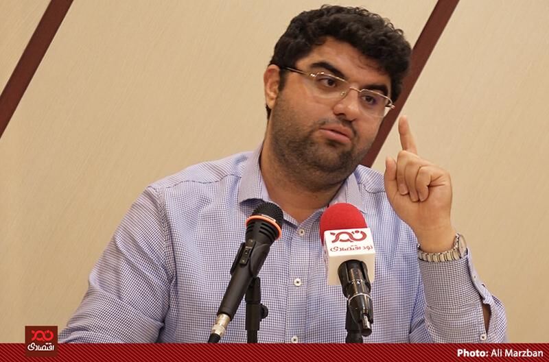مصوبه جدید بانک مرکزی درباره اخذ اسناد برای نقل و انتقال‌های بیش از یک میلیارد تومان، به نفع ثبات در بازار ارز است
