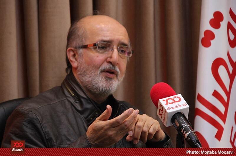 نگرانم که دولت سناریوی سال 92 را دوباره در بورس اجرا کند/ بحران بورس می‌تواند مانند بحران موسسات مالی و اعتباری دردسر ساز شود