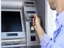 نظارتی روی تولید دستگاههای خودپرداز نیست/ سازندگان فقط قطعات را از خارج وارد کرده و مونتاژ می‌کنند