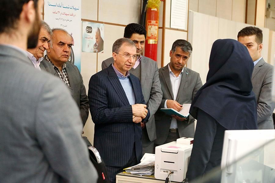 مشتری مداری باید مهم ترین مزیت رقابتی بانک دی شود