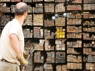 کاهش ۱۲۰۰ تومانی قیمت آهن/ با وجود کرونا ۵ ماه از سال را از دست داده‌ایم