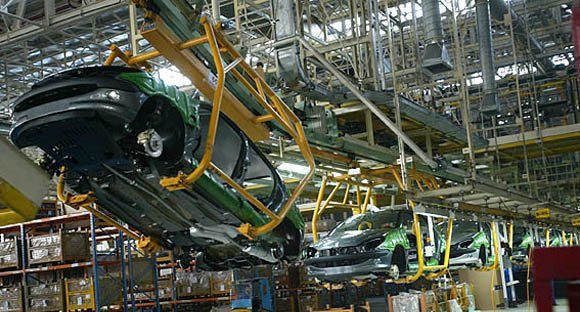 وجود ۱۱۱ واحد برای تولید خودرو در کشور حیرت آور است/ با کوتوله پروری نمیتوان صنعت خودرو را اداره کرد