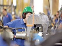 چرا با وجود کرونا کارگران باید مجبور به انجام هشت ساعت کار در شبانه روز باشند؟