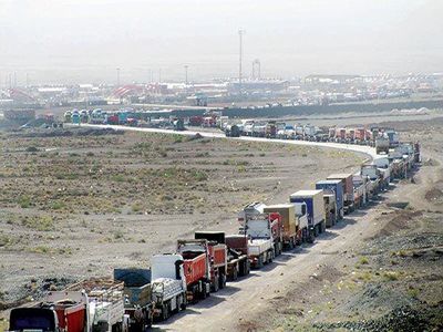 بستن مرز عراق جریان ورود ارز به کشور را کند می‌کند