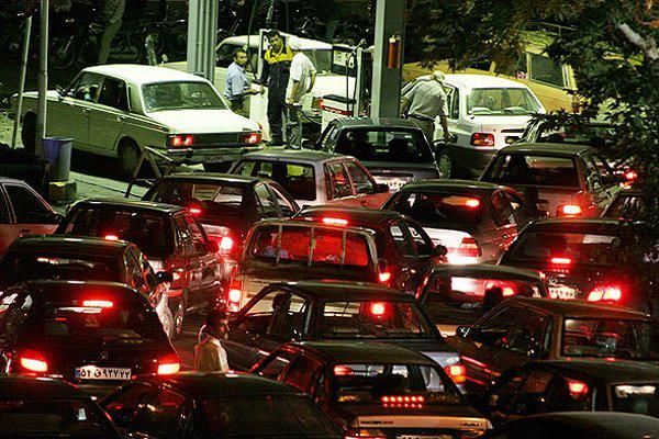تکذیب تعطیلی پمپ بنزینها