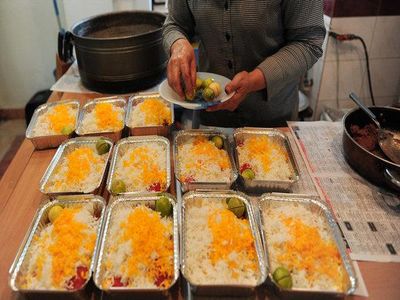 سازمان مالیاتی علی رغم وعده‌هایش مدام برای تسلیم اظهارنامه مالیاتی به ما پیامک می‌دهد