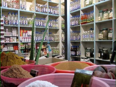 بیش از ۴۰ روز است تعطیلیم/دولت مالیات کسبه را ببخشد