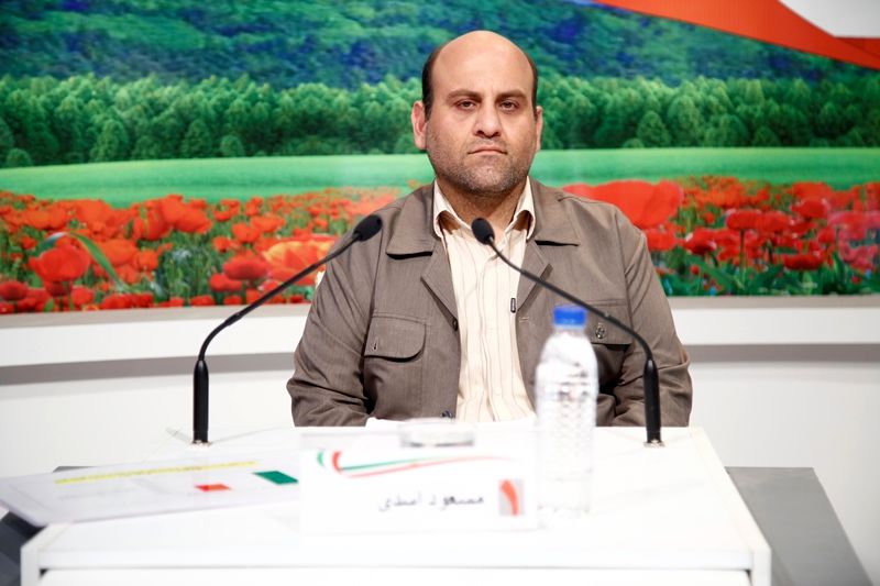 تشکیل وزارت بازرگانی حرکت به سمت مقابله با "جهش تولید" است/ تیم اقتصادی دولت همچنان پیگیر تشکیل این وزارتخانه است