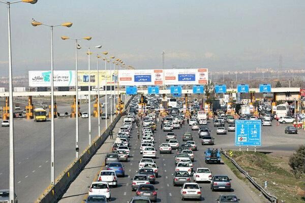 افزایش تردد وسایل نقلیه در محورهای برون‌شهری